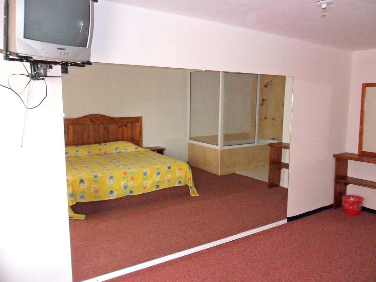 Hotel Las Cabanas San Felipe del Progreso Екстериор снимка